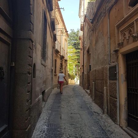 B&B Il Vicolo Di Pizzo المظهر الخارجي الصورة